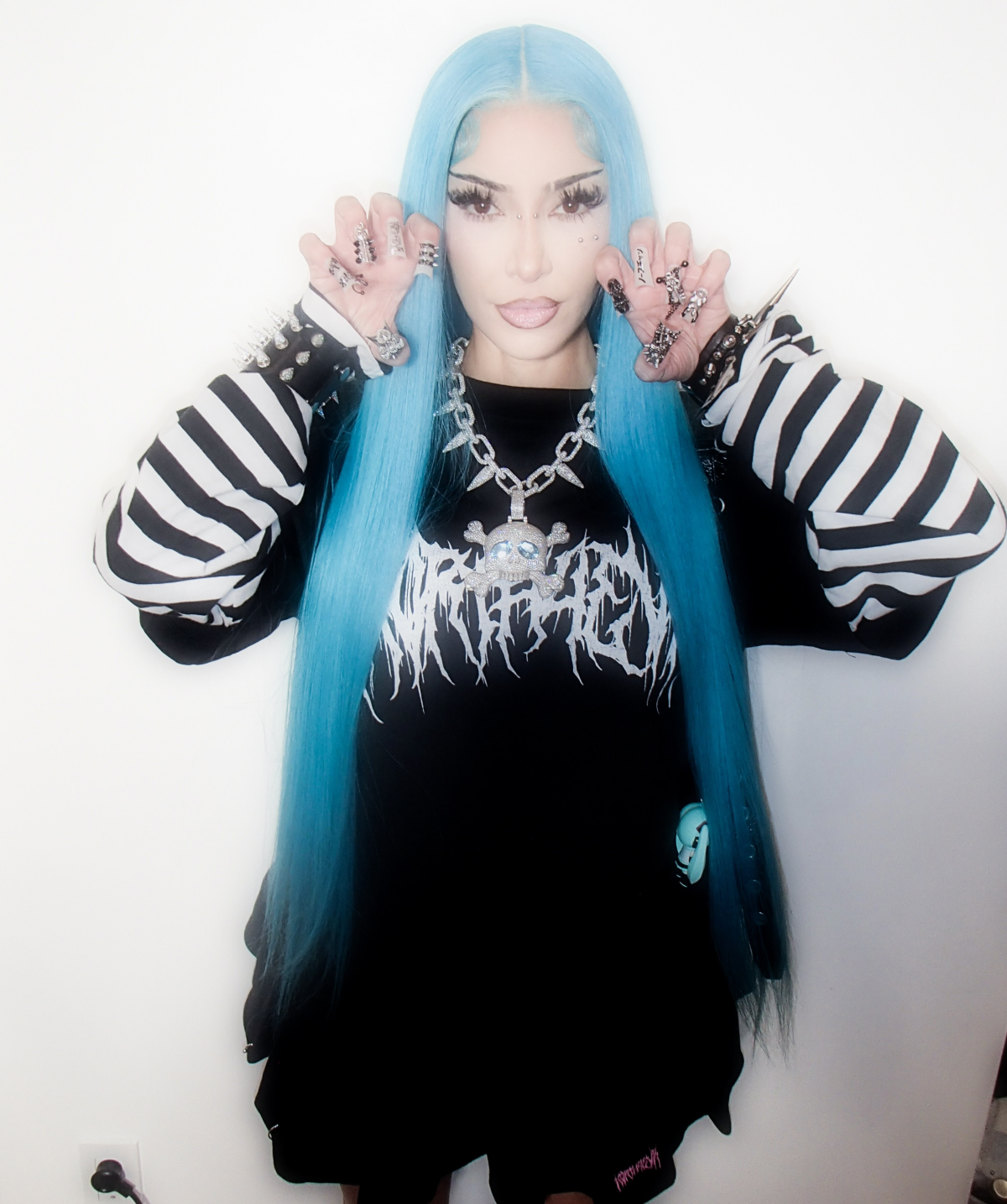 Kim Kardashian apuesta por una estética oscura y alternativa inspirada en su hija North West para Halloween 2026