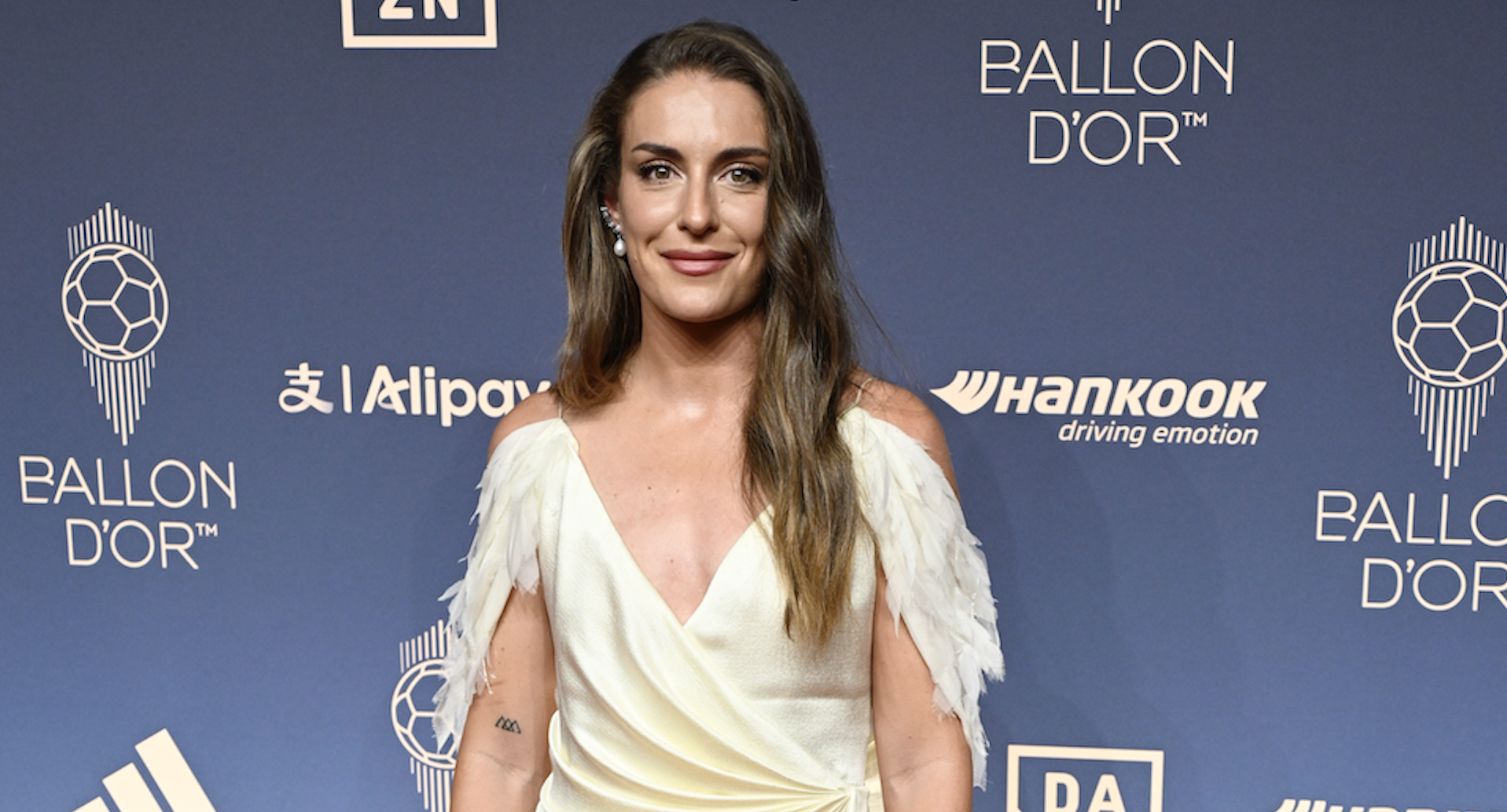 Alexia Putellas, de Dior, en la gala del Balón de Oro 2026. Imagen: cortesía de Dior