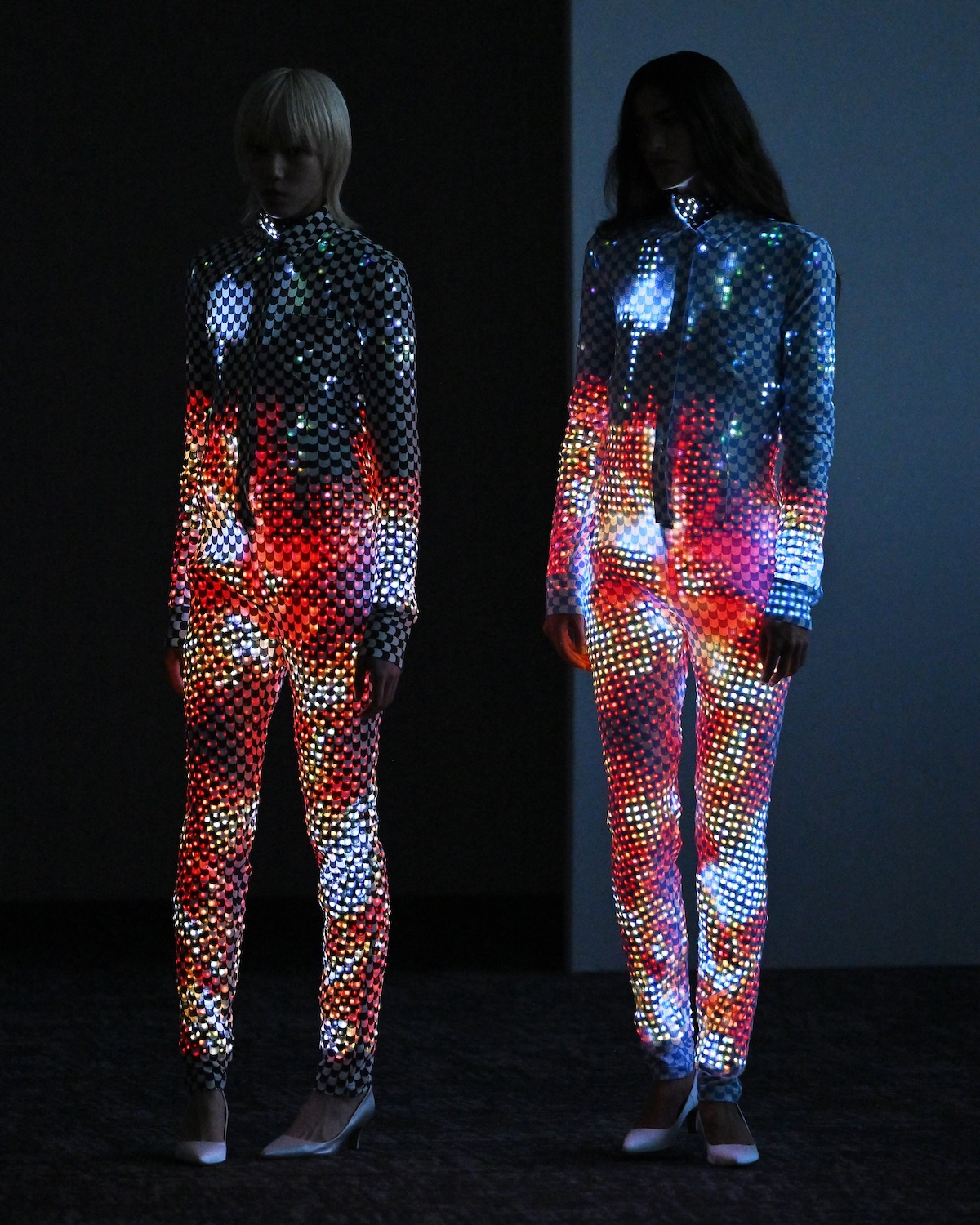 Uno de los diseños de la colección SS27 de Anrealage en París Fashion Week