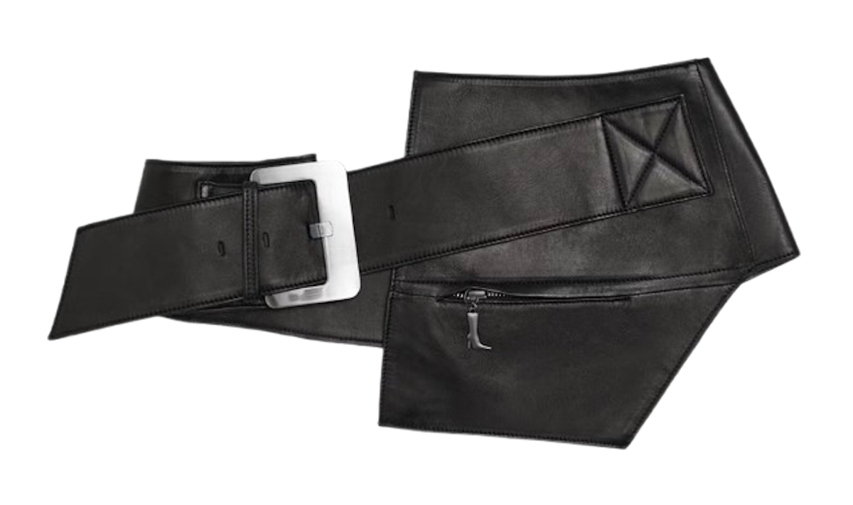 Cinturón tipo fajín de cuero negro de Mista. Precio: 230 € 
