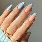 Las «frosty nails» que querrás llevar este invierno