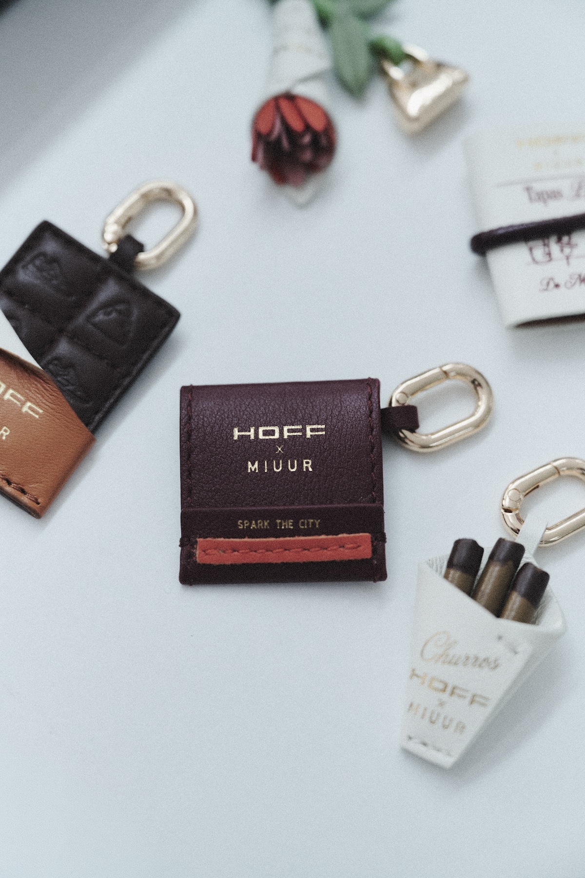 Imagen de los charms de la colección de HOFF x MIUUR, uno de los lanzamientos de la semana 