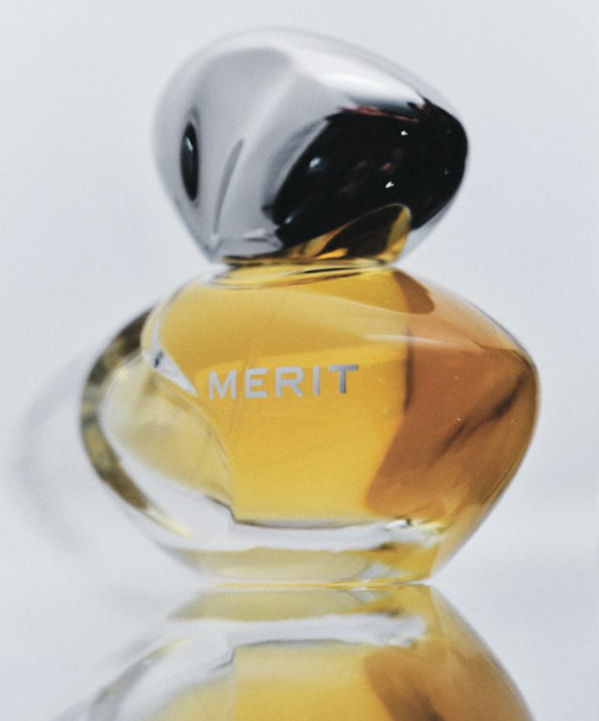 «New Wave», el nuevo perfume de MERIT, uno de los lanzamientos del momento