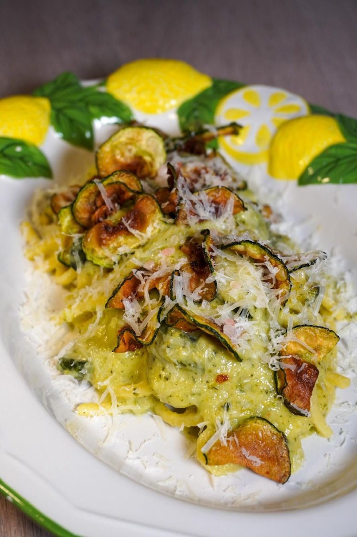 Spaghettilimonami, una combinación de crema de calabacín, parmesano al limón, Provolone del Monaco DOP, menta y un toque de ralladura de limón. Imagen cortesía de la marca