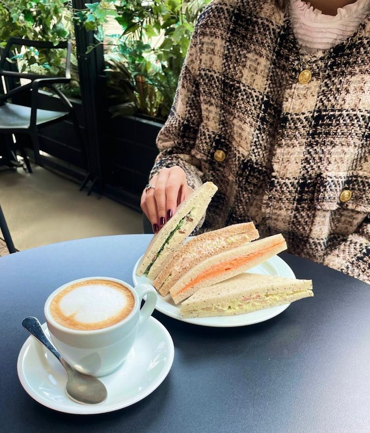 Los icónicos sándwiches de Rodilla siguen conquistando Madrid con sus rellenos clásicos y su inconfundible pan de molde sin corteza. Imagen cortesía del establecimiento.