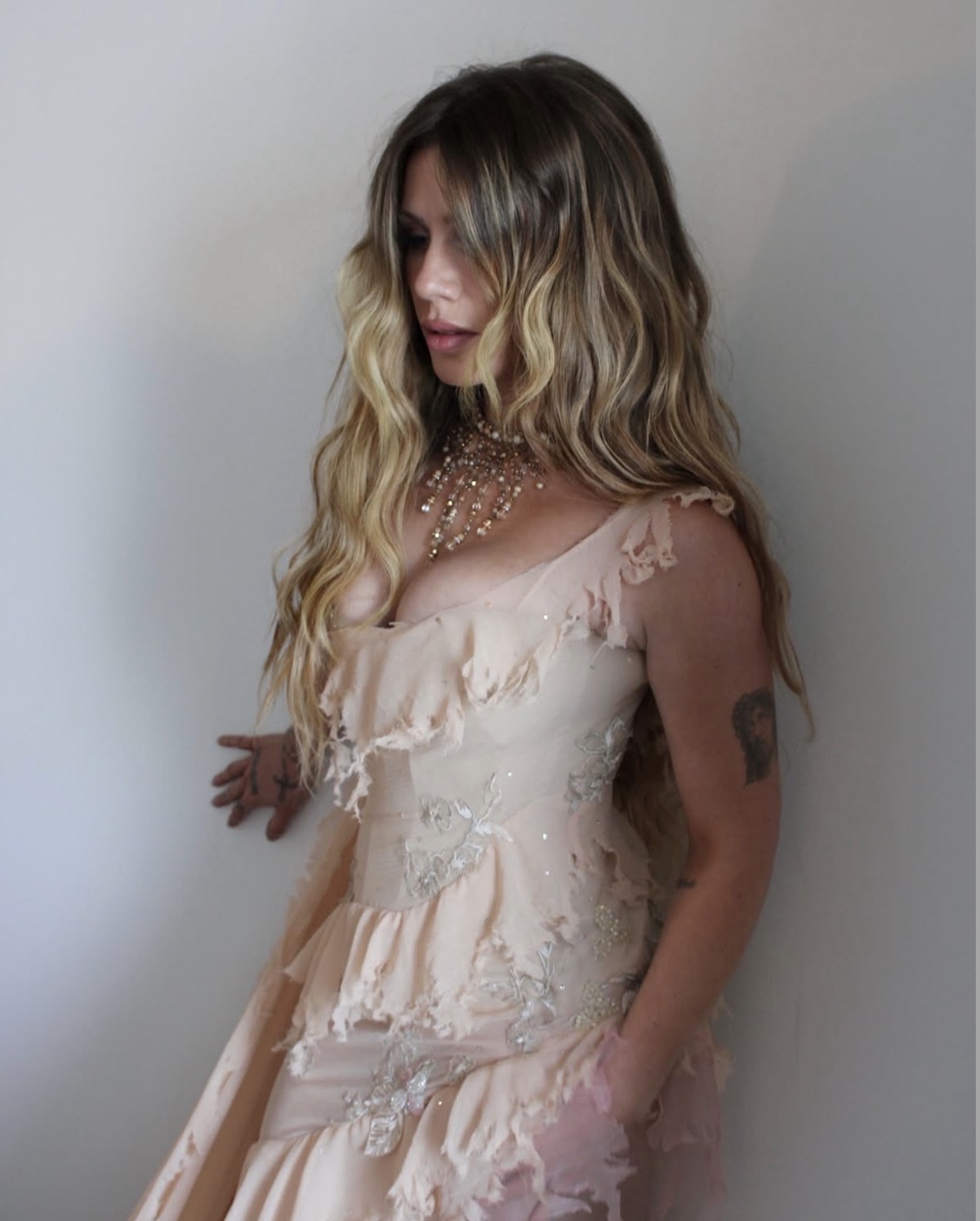 Una de las imágenes de la artista vía Instagram. Imagen: @slayyyter
