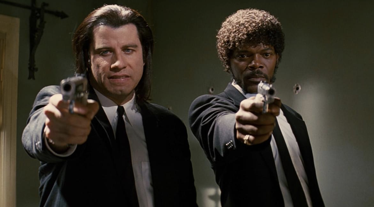 John Travolta (como Vincent Vega) y Samuel L. Jackson (como Jules Winnfield) en una escena de la película Pulp Fiction (1994), dirigida por Quentin Tarantino.