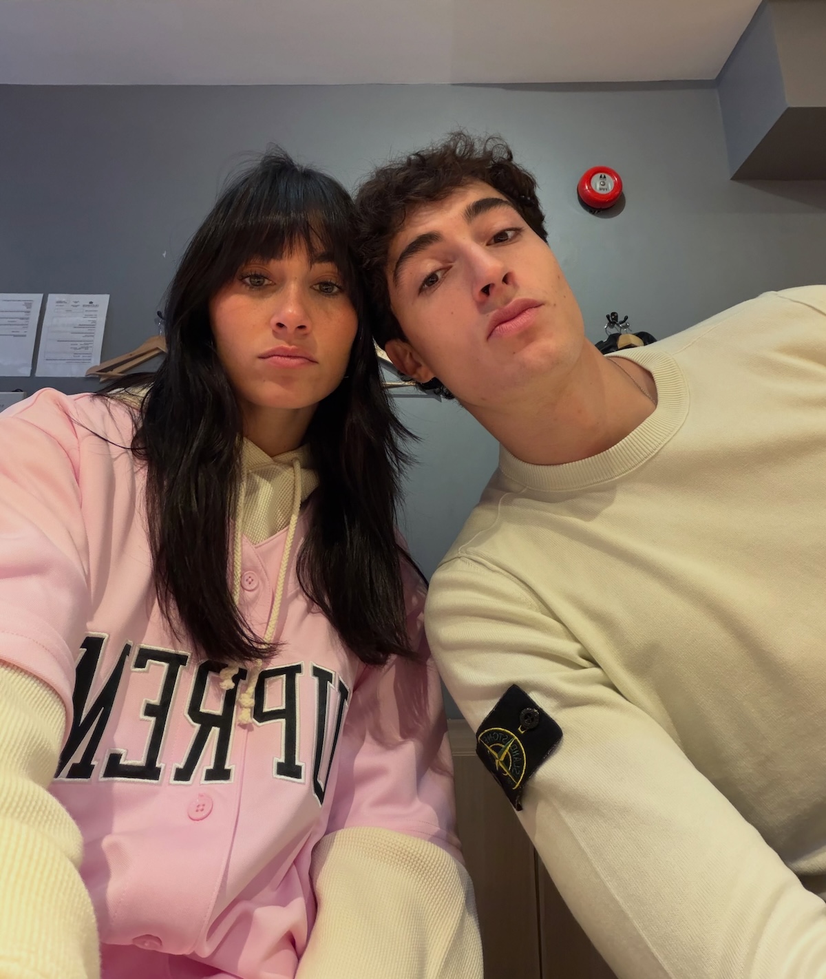 Aitana con su pareja Plex