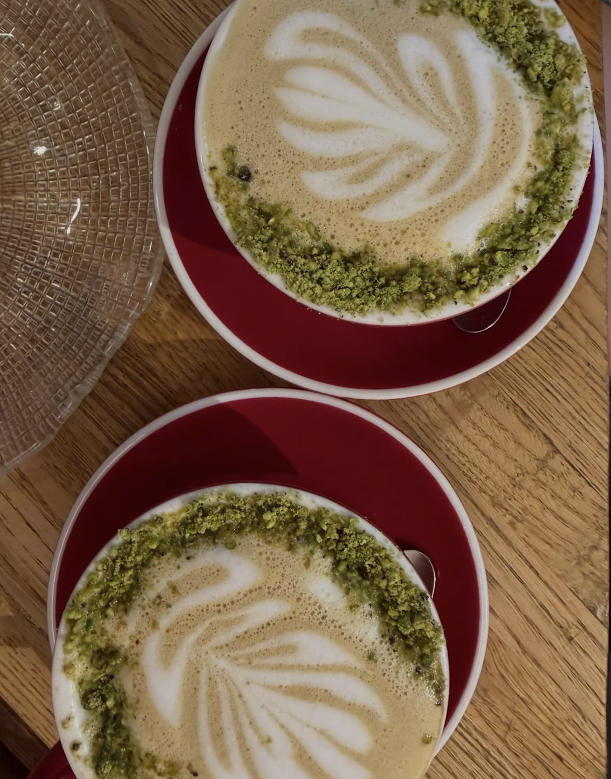 Receta de pistacho de Naji Specialty Coffe. Imagen: @najispecialitycoffee
